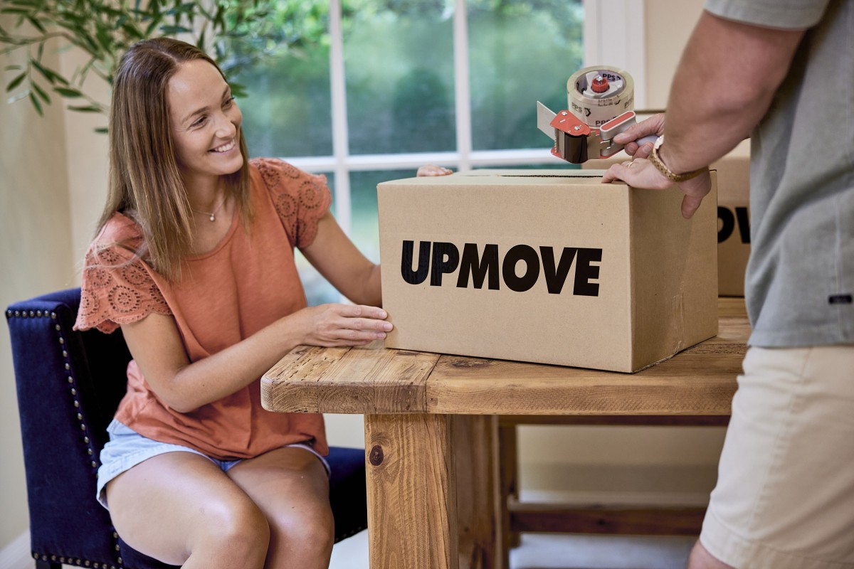 Moving bags vs moving boxes - what to use and when