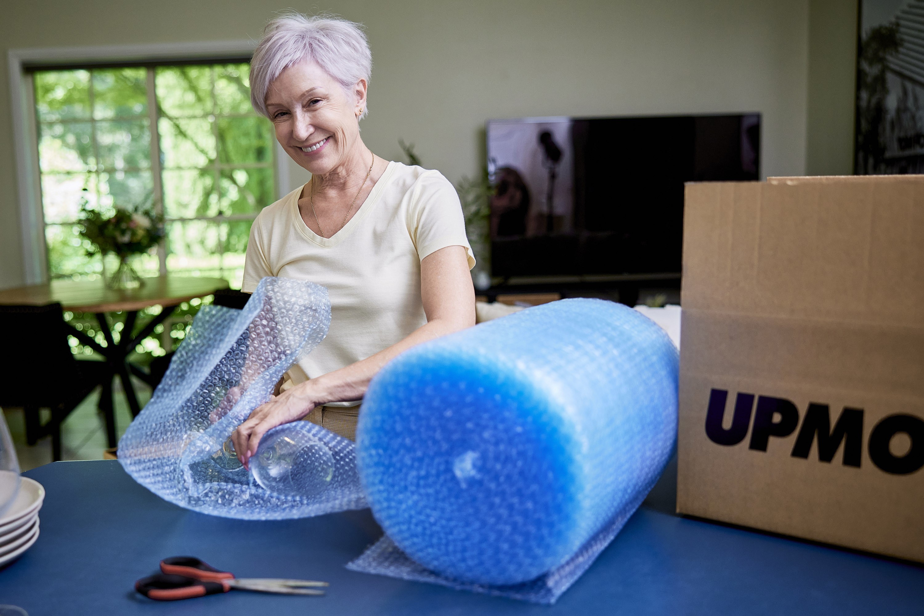 How to pack glasses for moving without breaking a thing