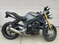 Motorcycle Triumph Street Triple 675
