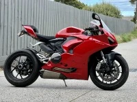 Motorcycle Ducati V2 Panigale