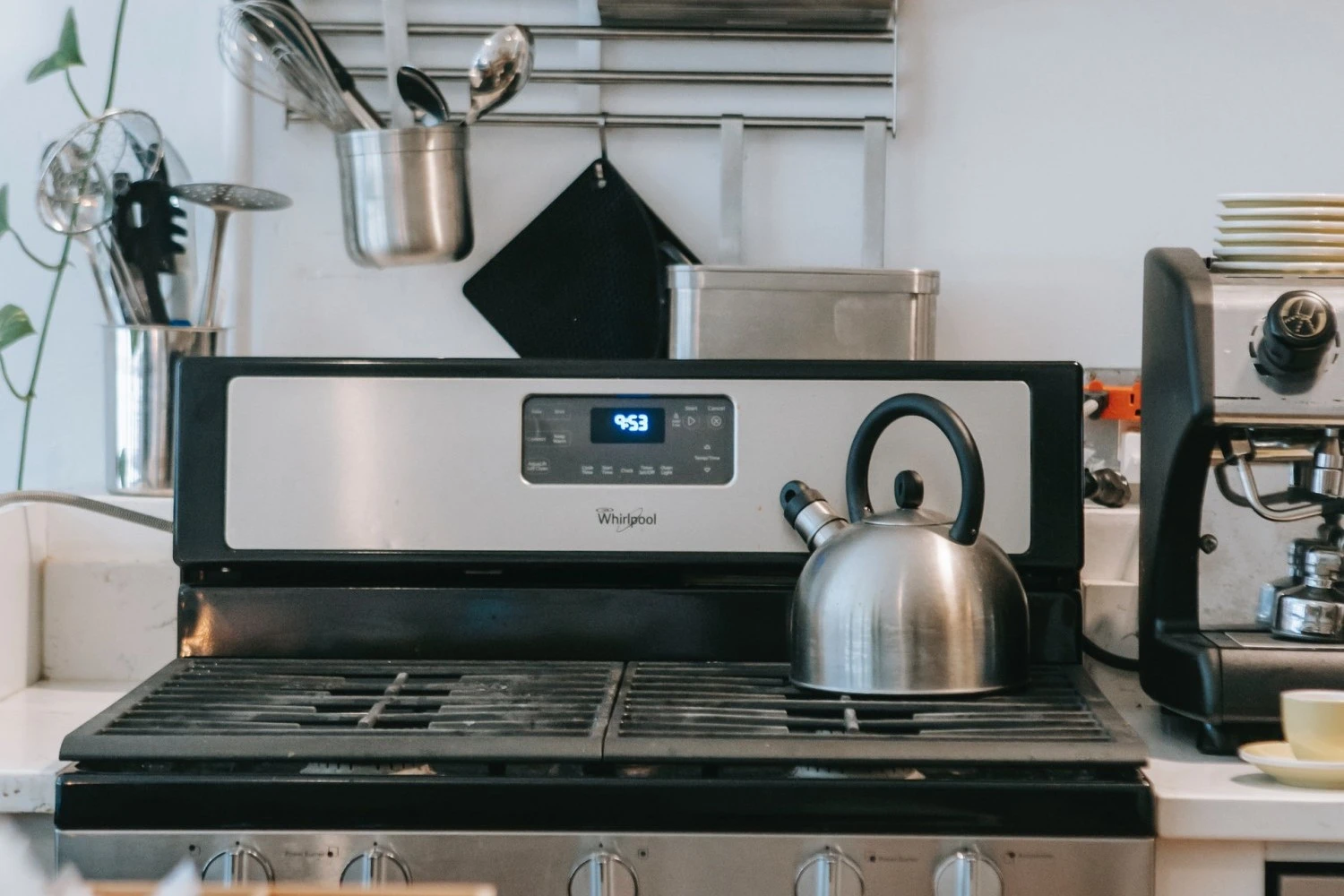 5 ﻿Hassle-Free Ways in Moving Your Stove or Range at Home