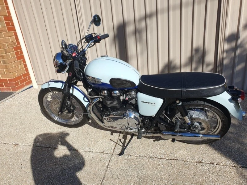 Motorcycle Triumph Bonneville