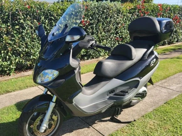 Motorcycle Piaggio X9 500 Evolution