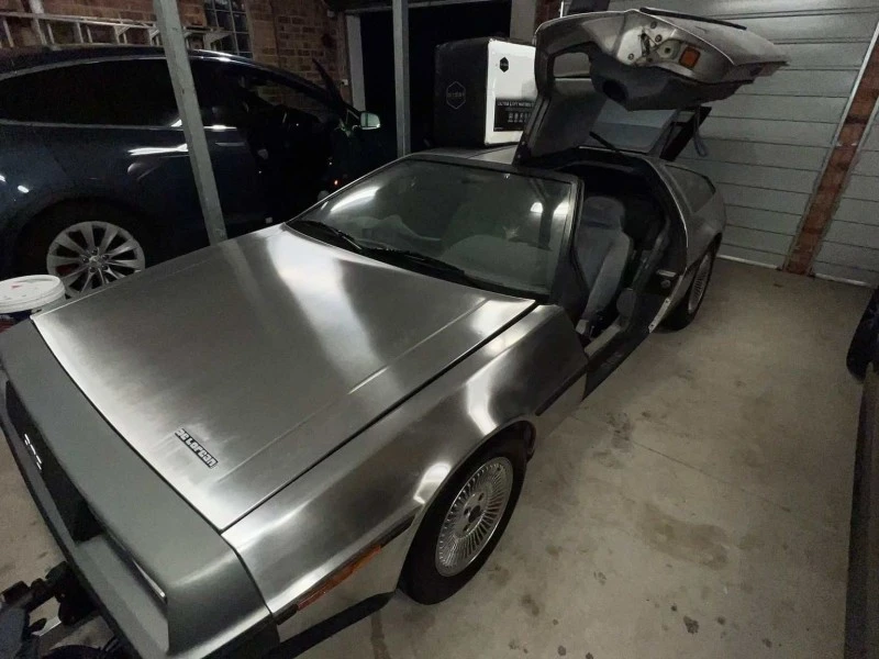 DeLaorean DMC-12