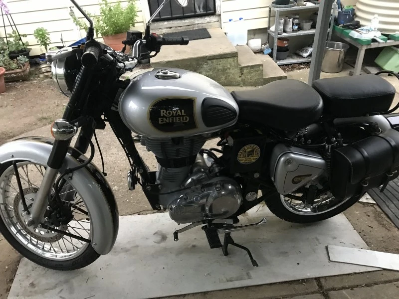 Motorcycle royal enfield classic 500