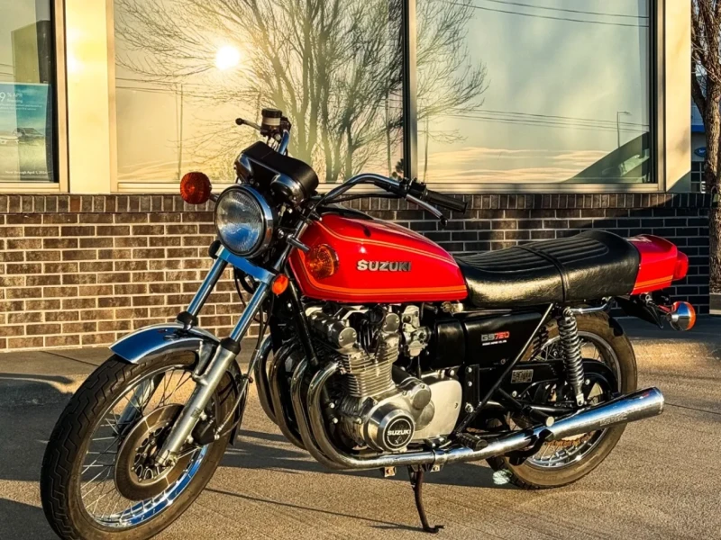 Motorcycle Suzuki GS 750