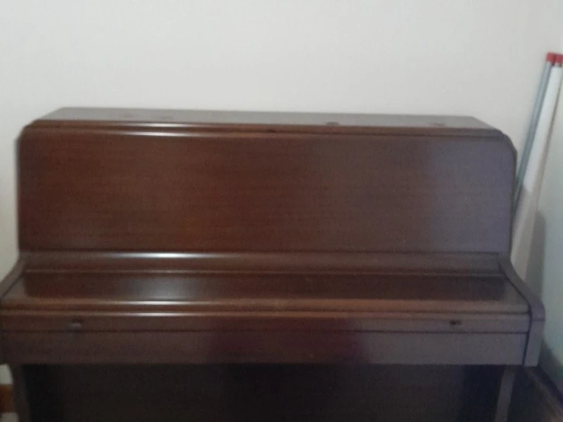 Upright piano