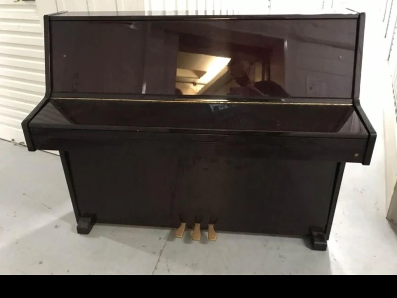 Victor piano