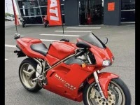 Motorcycle Ducati 916