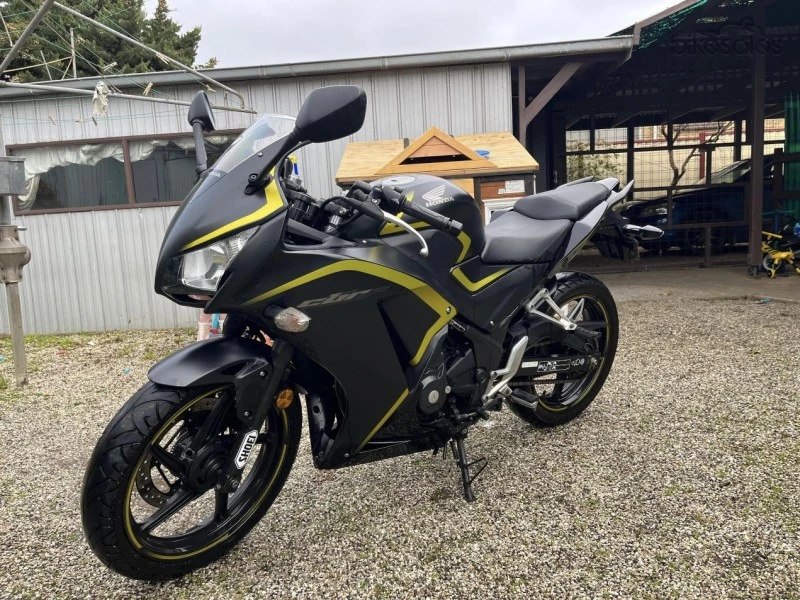 Motorcycle Honda Cbr300r