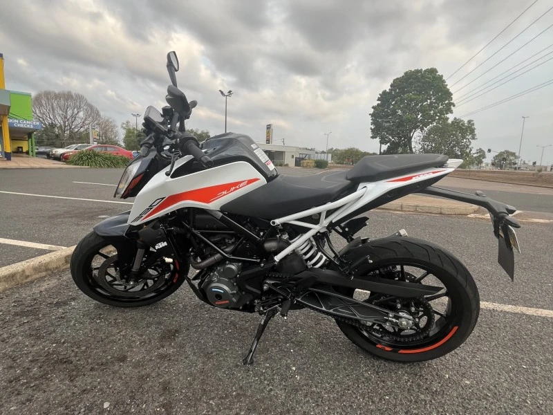 Motorcycle KTM 390 Duke