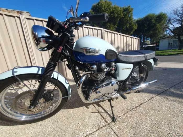 Motorcycle Triumph Bonneville