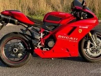 Motorcycle ducati 1098s