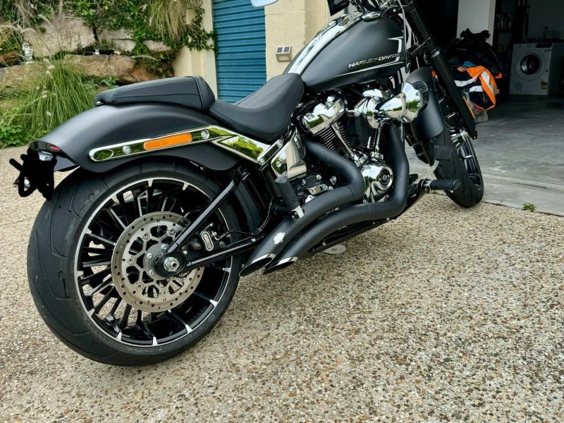 Motorcycle Harley Davidson Breakout FXBR