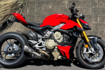 Motorcycle Dicati Street fighter