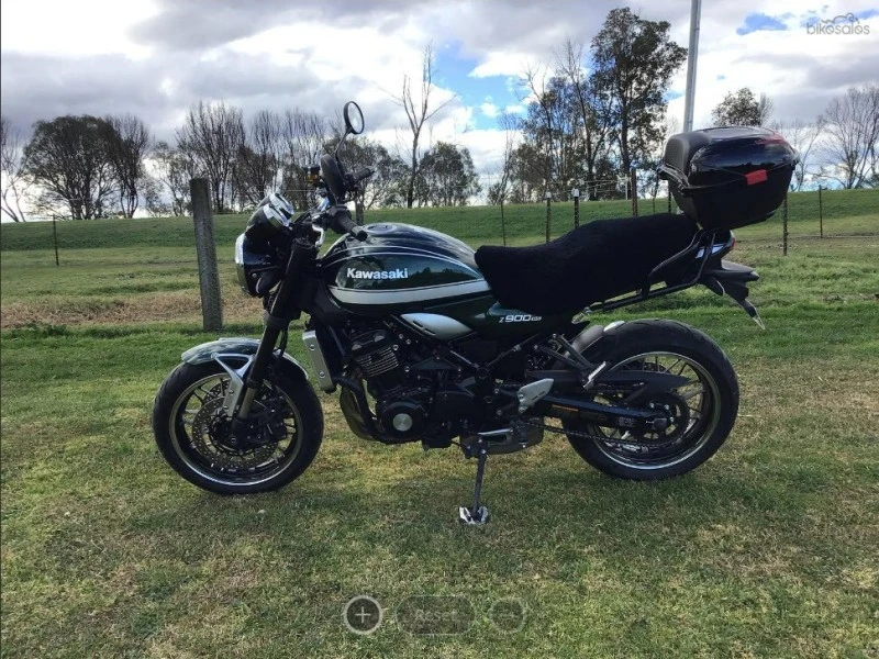 Motorcycle kawasaki z900rs