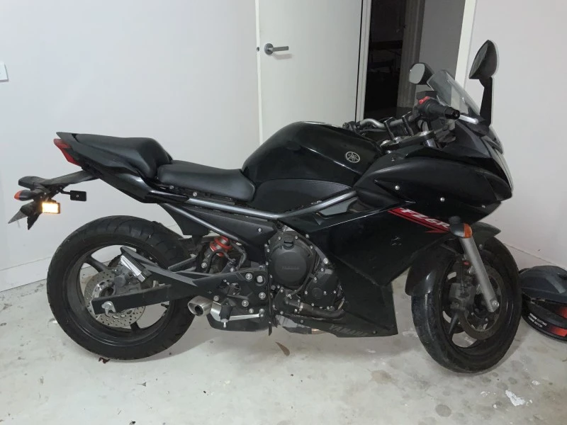 Motorcycle yamaha fz6r