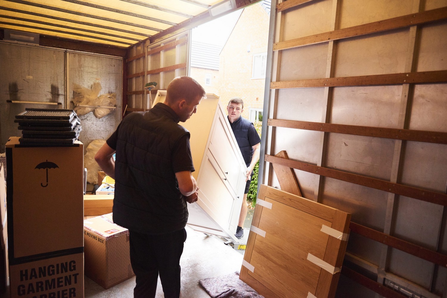 Benefits of Hiring a Moving Company Benefits of Hiring a Moving Company