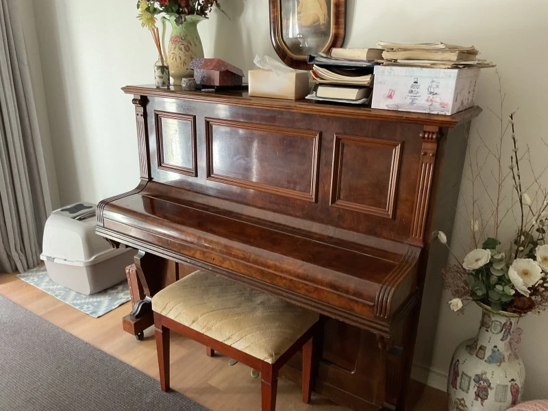 Upright piano old