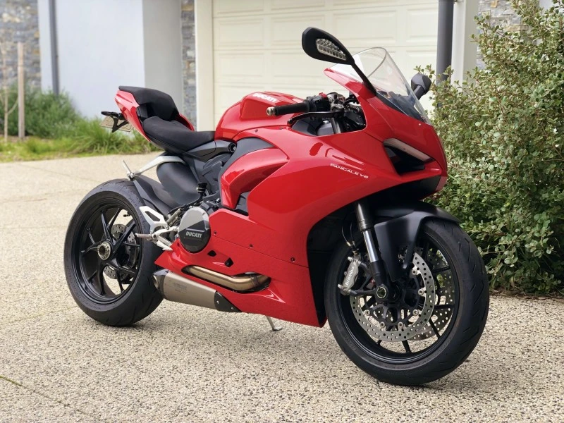 Motorcycle Ducati V2 Panigale