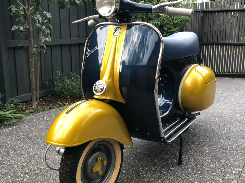 Motorcycle Piaggio Vespa 150