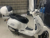 Motorcycle Vespa GTS 300 Super