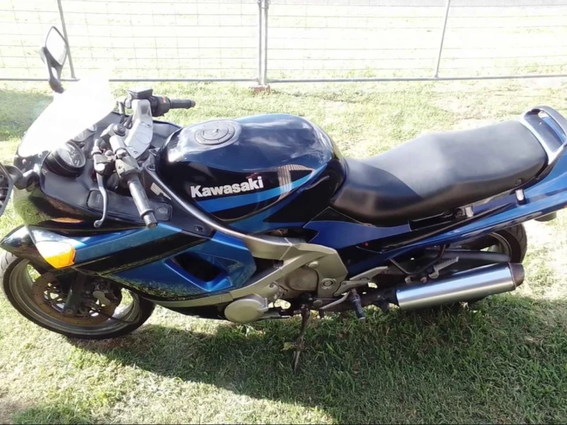 Motorcycle Kawasaki Zzr600