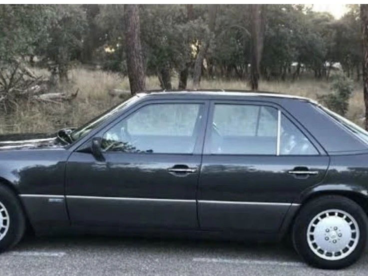 Mercedes Benz 300E