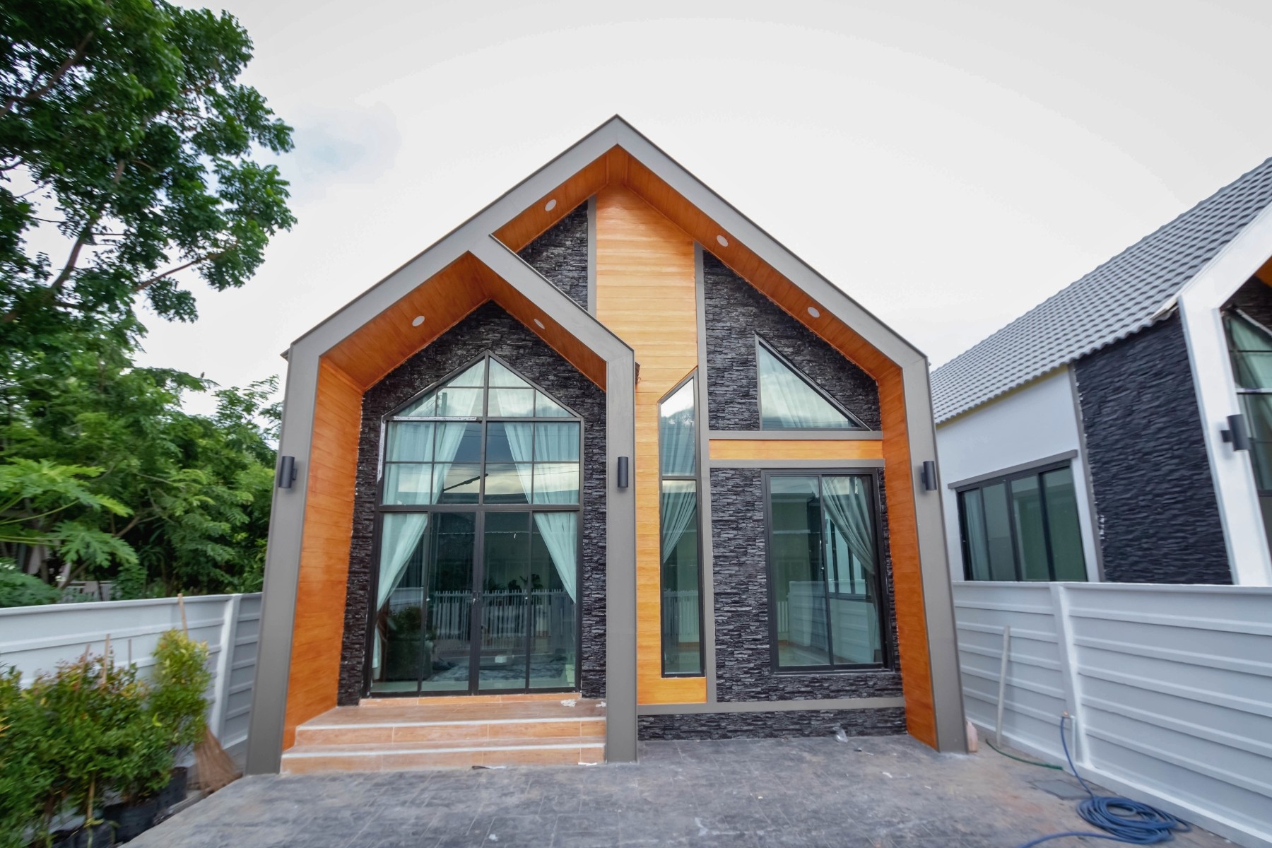 Room rental on homestay with family in Sydney