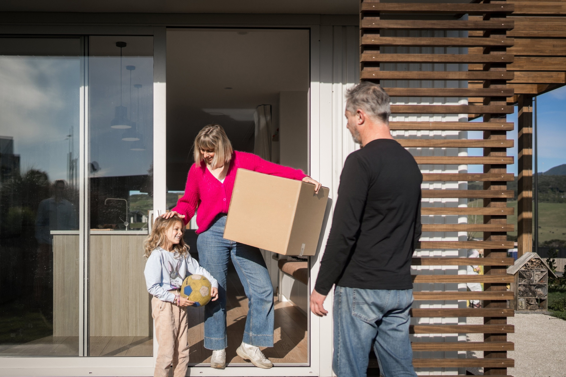 woman and child with removalist