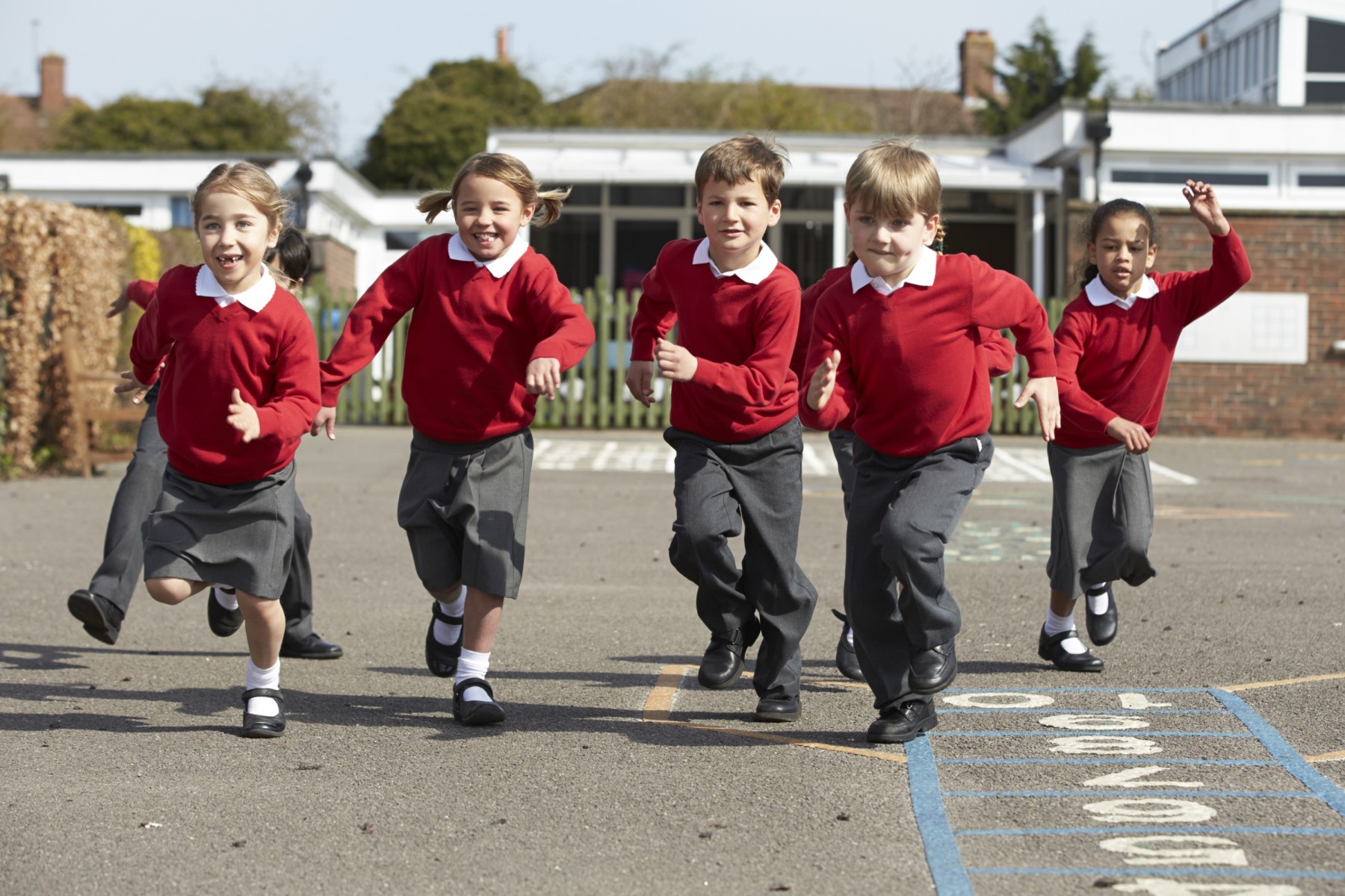 primary school kids running